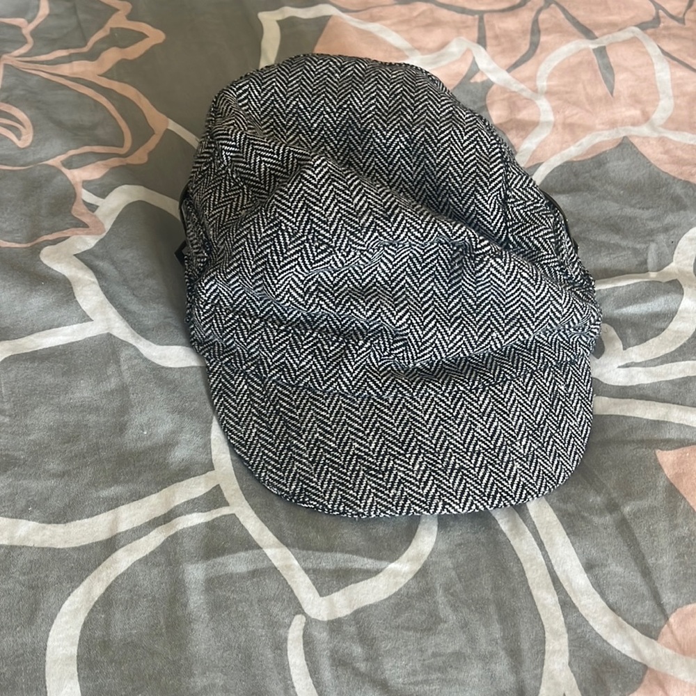 Black and white hat